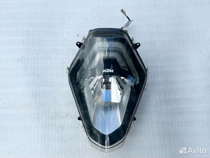 KTM 1290 Super Duke GT 17 передняя фара
