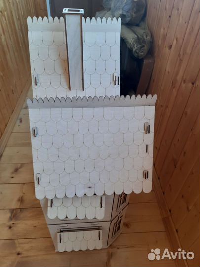 Кукольный домик с мебелью.Отправлен авито