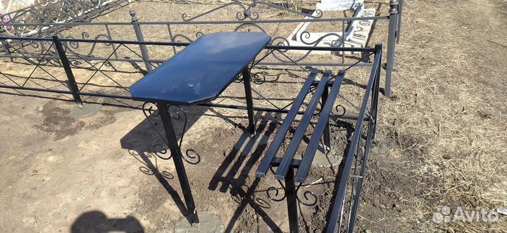 Оградки на кладбище