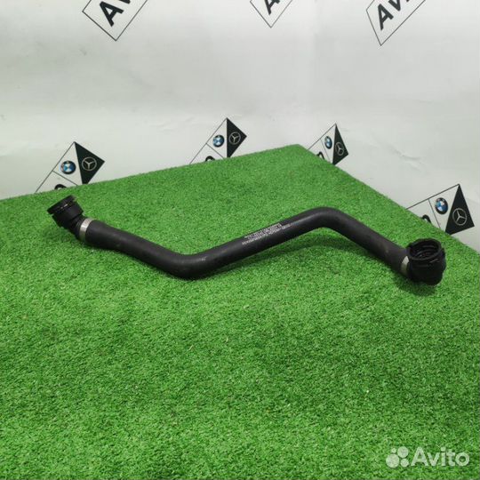 Патрубок системы охлаждения Mercedes-Benz E-Class