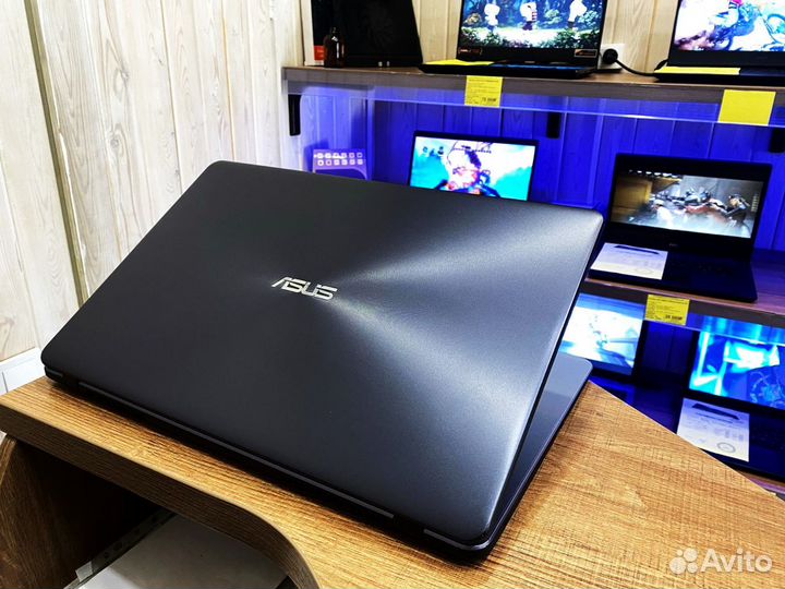 Ноутбук Asus 17.3