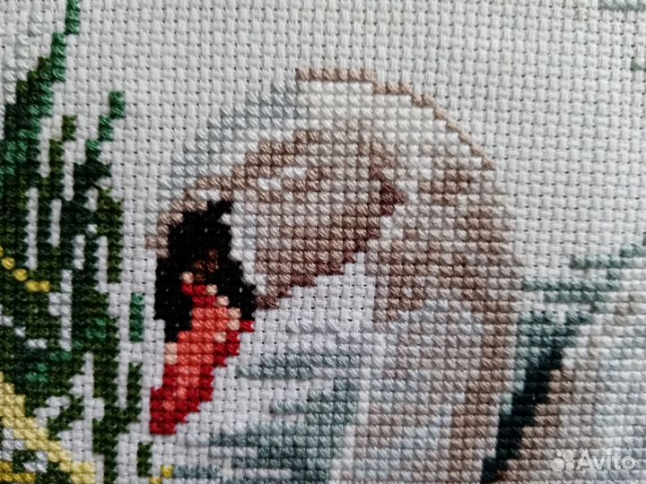 Вышитая картина Белый лебедь