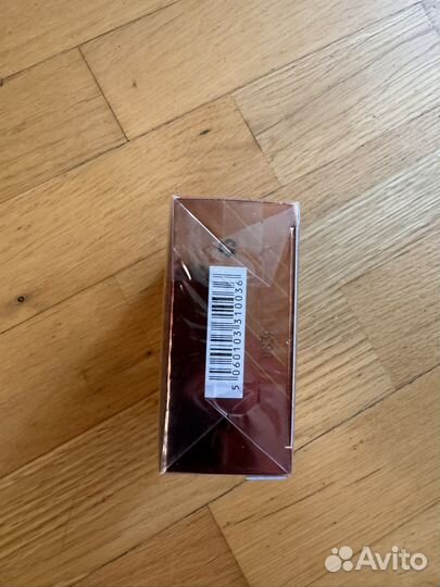 Escentric molecules 02