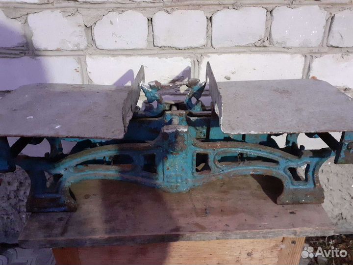 Весы старинные