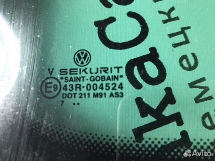 Стекло глухое заднее правое Volkswagen Transporter