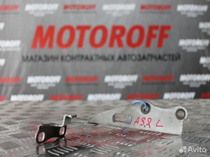 Шарнир капота Цефиро A32 левый А579