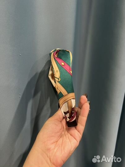 Ободок в виде шелкового платка