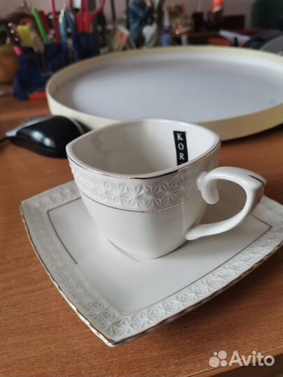 Продается новый белый чайный набор на 6 персон