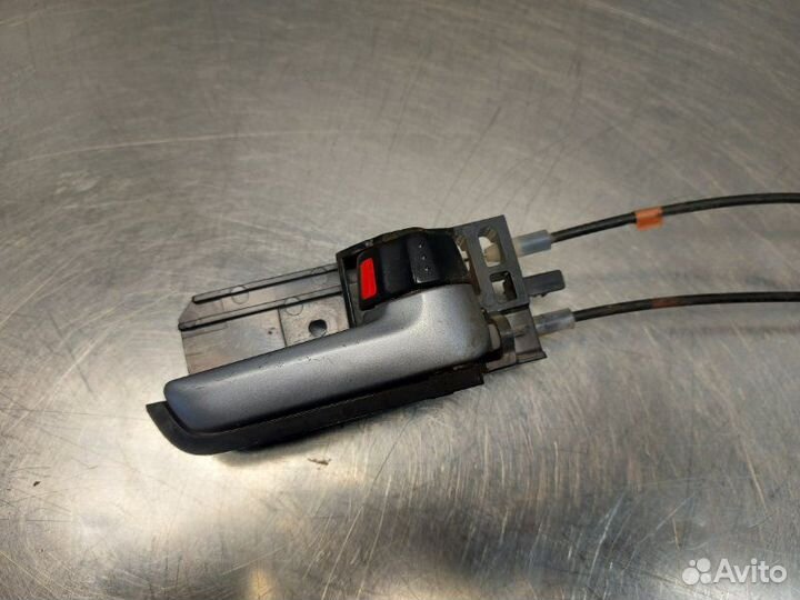 Замок двери передний правый Suzuki Sx4 GYA M16A