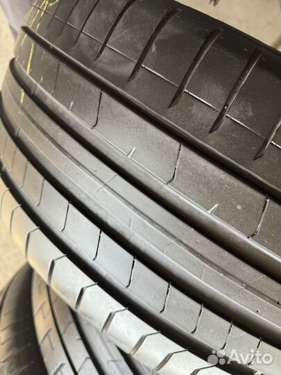 Pirelli P Zero PZ4 265/35 R22 102V