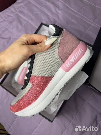 Кроссовки love moschino