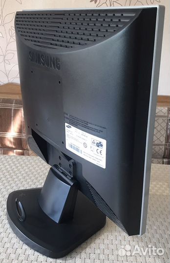 Монитор Samsung