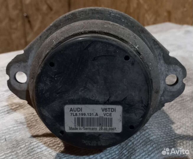 Подушка двигателя Audi Q7