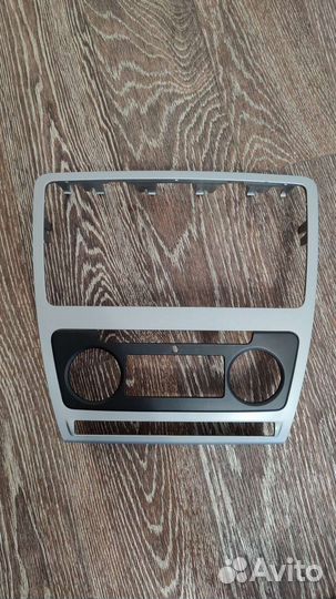 Рамка торпедо магнитолы Октавия А5фл