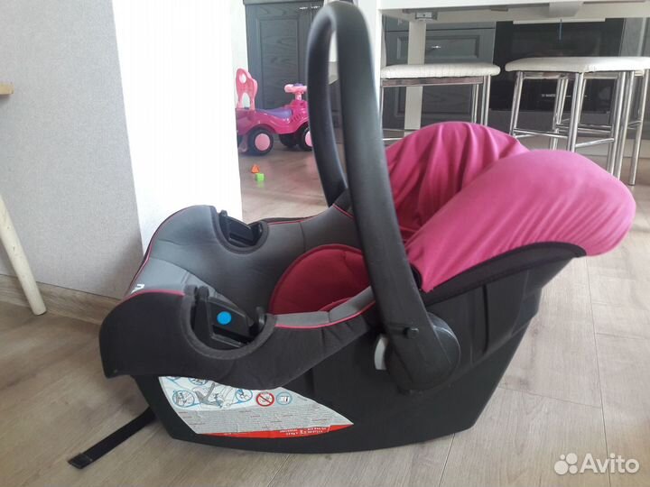 Автомобильное кресло детей до года