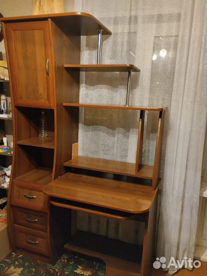 Продам компьютерный стол