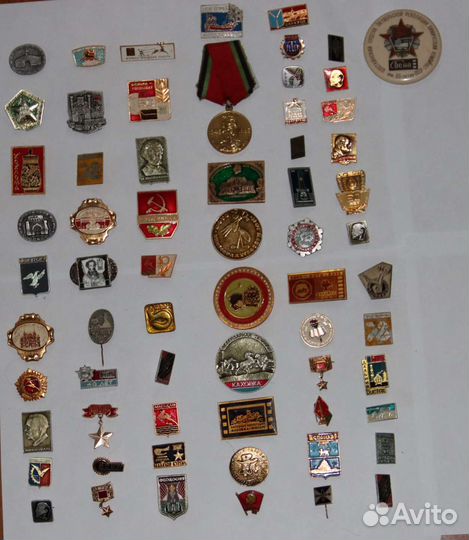 Коллекция значков и медалей СССР