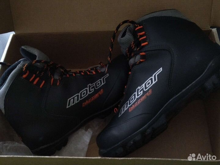 Комплект - лыжи беговые, ботинки лыжные, палки