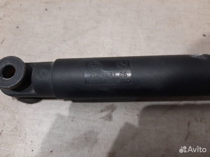 Амортизатор багажника задний левый Bmw X5 E70