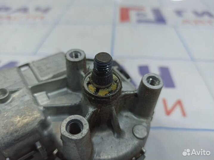 Моторчик стеклоочистителя передний Renault Duster