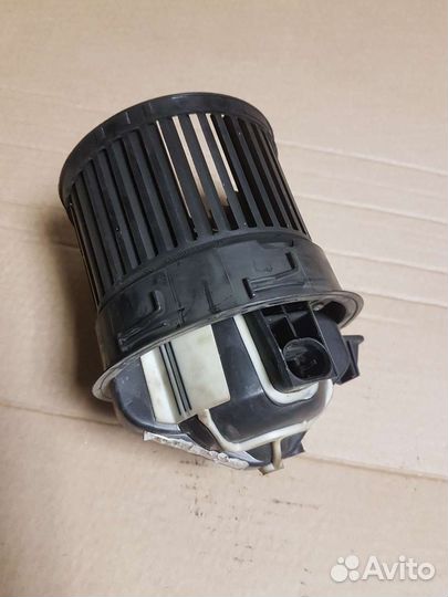 Моторчик печки Peugeot 308