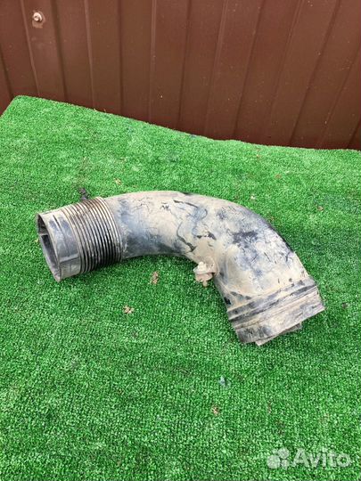 Патрубок воздушного фильтра Audi 100