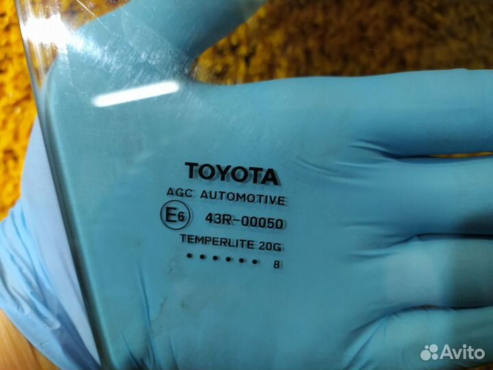 Стекло двери переднее правое Toyota Camry 7 XV50