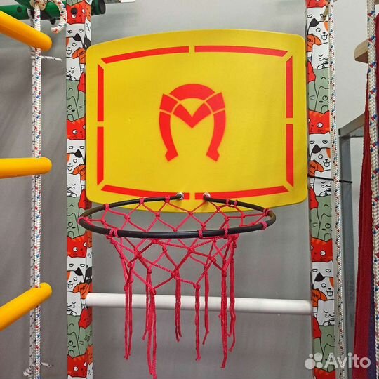 Баскетбольное кольцо с щитом на шведскую стенку