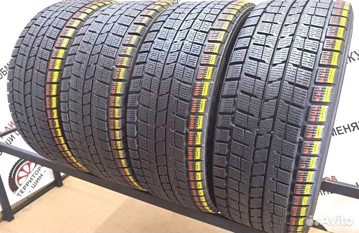 Dunlop DSX 235/45 R17 90N