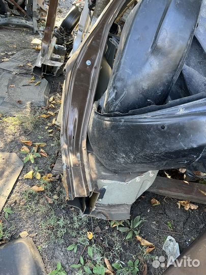 Задняя правая четверть Рено степвей -1