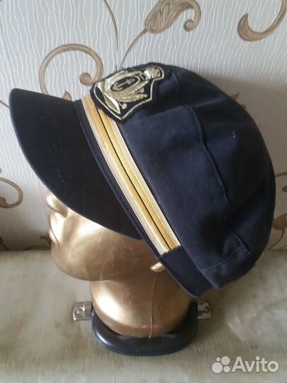 Фуражка капитанка