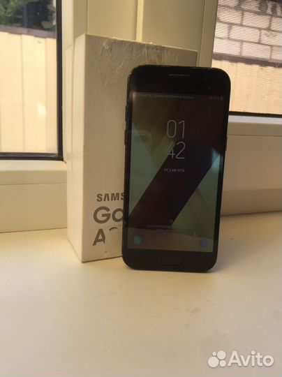 Samsung Galaxy A3 (2017) SM-A320F/DS, 2/16 ГБ