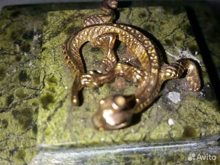 Шкатулка 6на6см (змеевик)