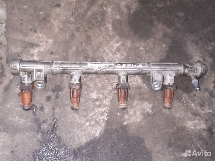 Топливная рампа kia sephia 2 1.8