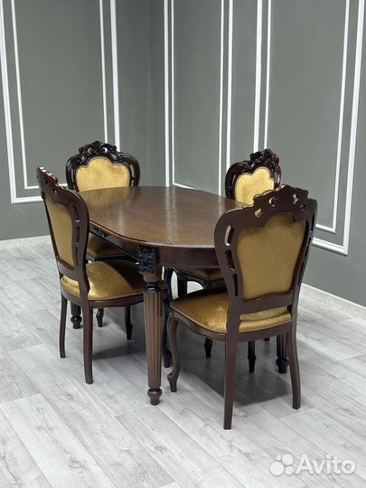 Кухонный стол и стулья