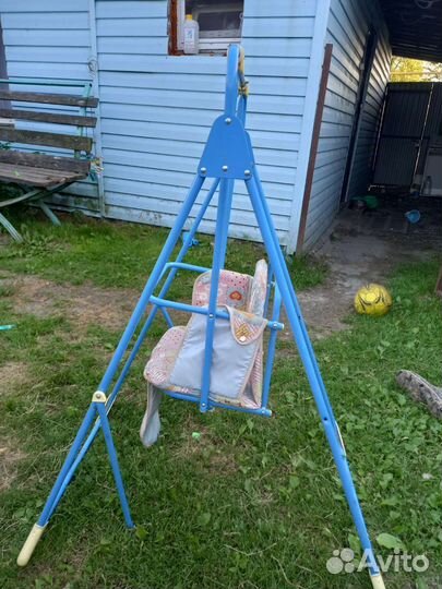 Детские качели уличные