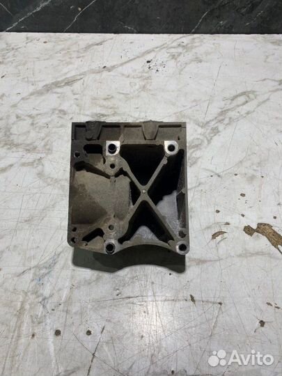 Кронштейн компрессора кондиционера Ford Focus pnda