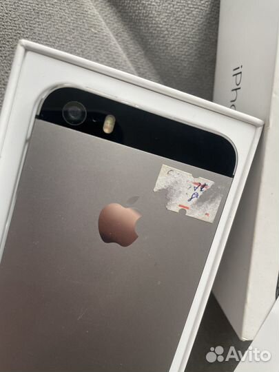 Телефон iPhone 5s