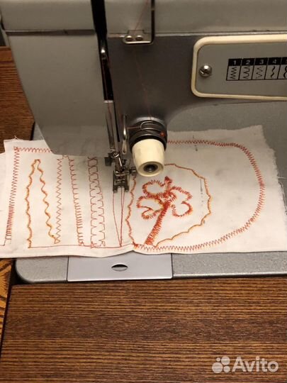 Швейная машинка Подольск-142, тумба