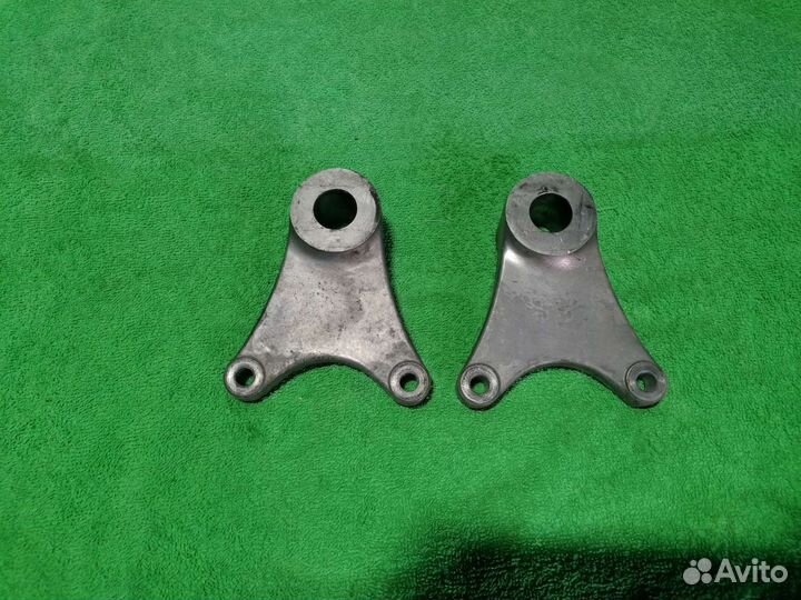 Кронштейн суппорта Suzuki GSF1200 Bandit 2001-2006