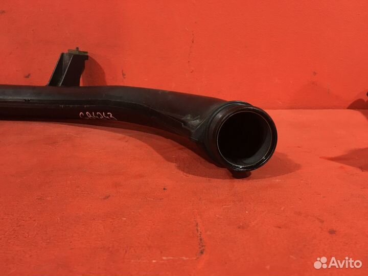 Патрубок интеркулера Volkswagen Touareg 2 (Nf) SUV