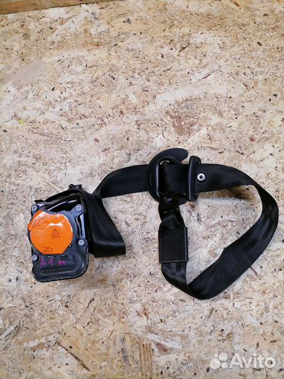 Ремень безопасности правый Audi A1 8X