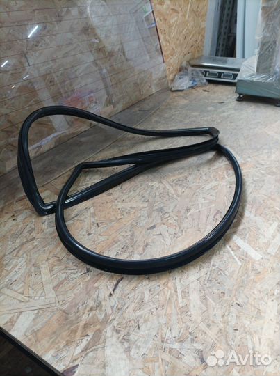 Заднее стекло ваз 2114 с обогревом +уплотнитель