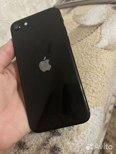 iPhone SE, 64 ГБ