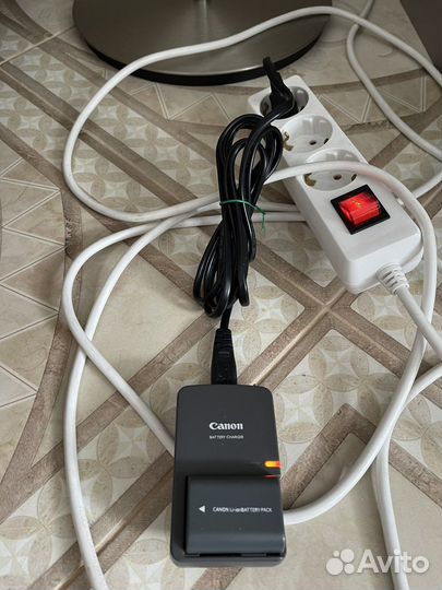 Зеркальный фотоаппарат canon EOS400D