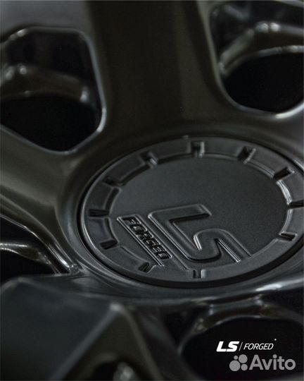 Кованые диски LS Forged R21 на Mercedes GLS X167