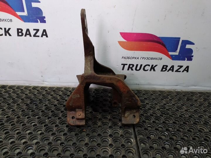 5600201579 Кронштейн рессоры передней L