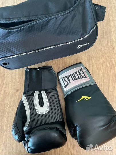 Боксерские перчатки 12 oz everlast