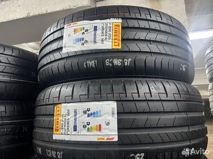 Pirelli P Zero PZ4 255/45 R20 и 285/40 R20 106Y