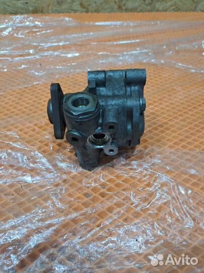 Гур Насос гидроусилителя Audi Q7 4L BHK 2009